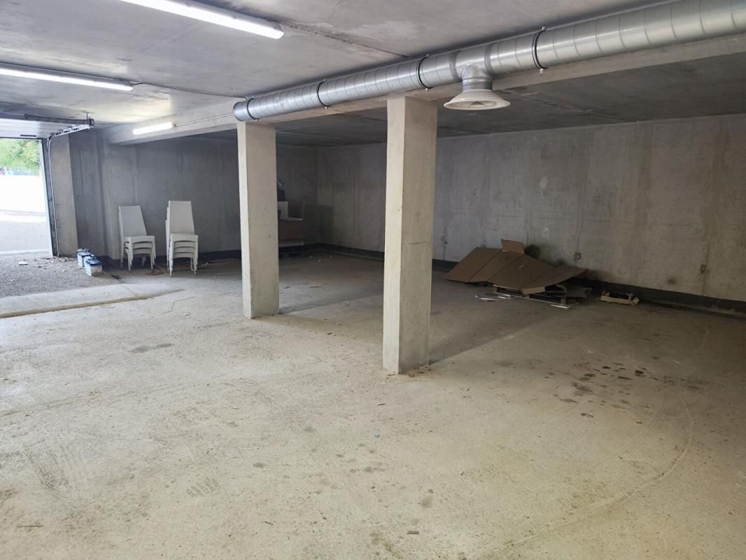 GASSIN GASSIN - Entrepôt / local industriel 290 m² 2