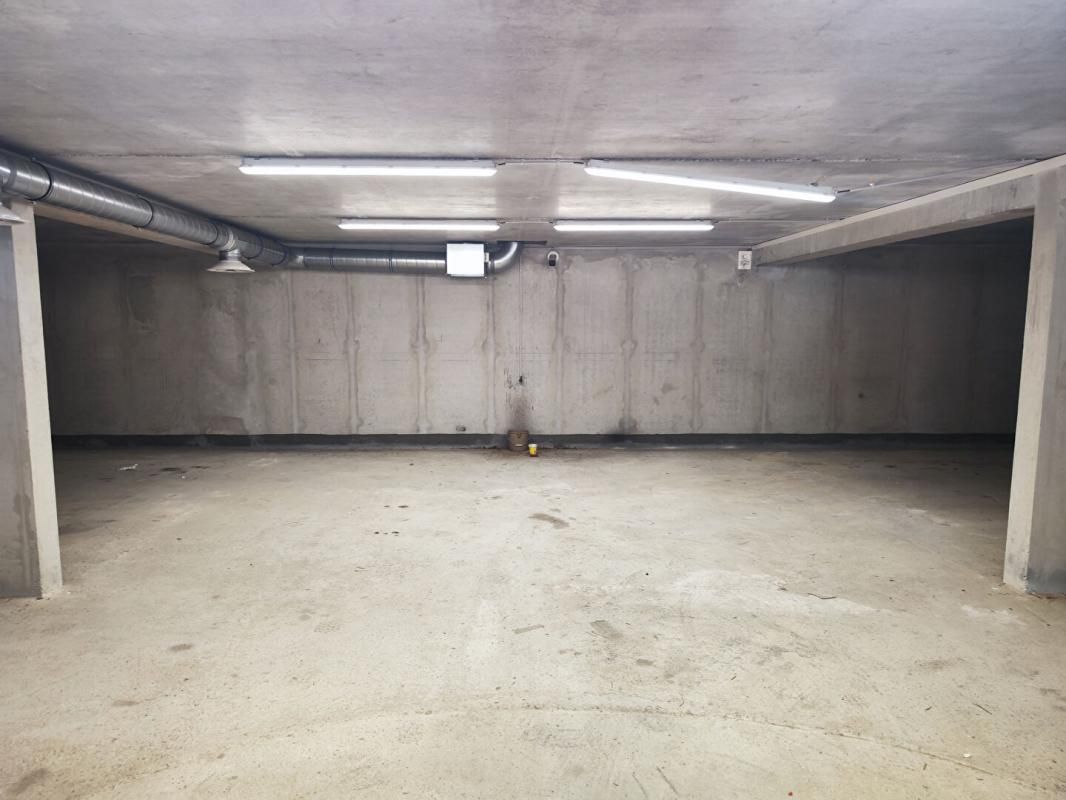 GASSIN GASSIN - Entrepôt / local industriel 290 m² 3