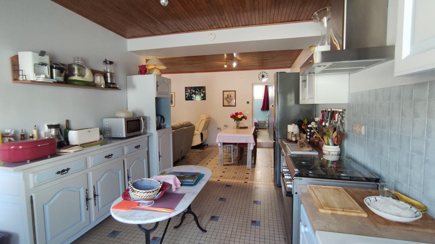 LAUZUN Maison 5 pièces de plain pied + dépendances + puits 4