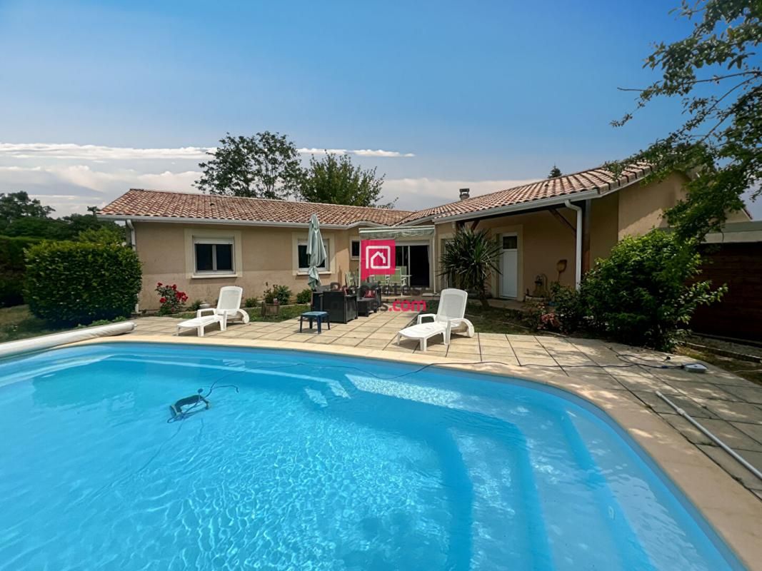 Maison de plain-pied 140m2 - 4 chambres - garages et piscine