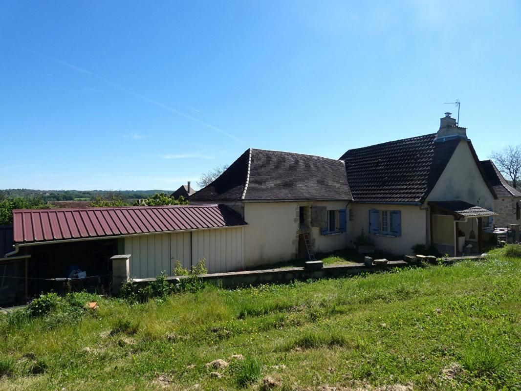 Maison 76 m2 / 2 chambres / dépendances / terrain 3680m²