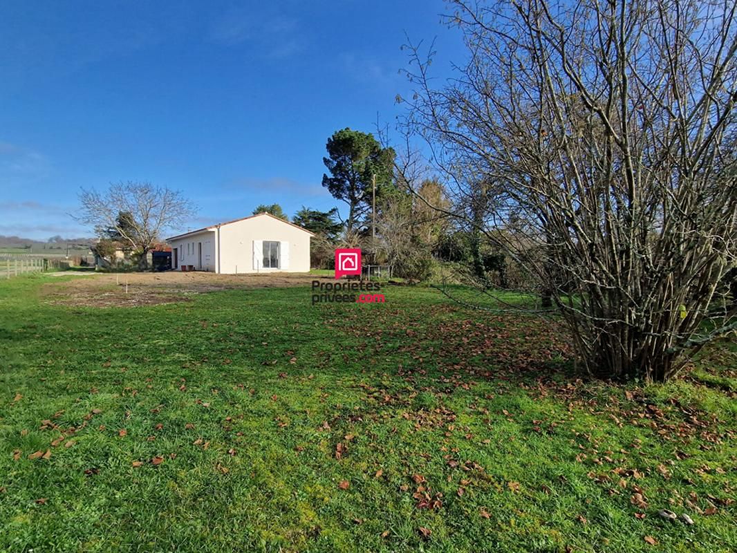 Maison plain pied de 110 m2, 4 pièces, avec garage
