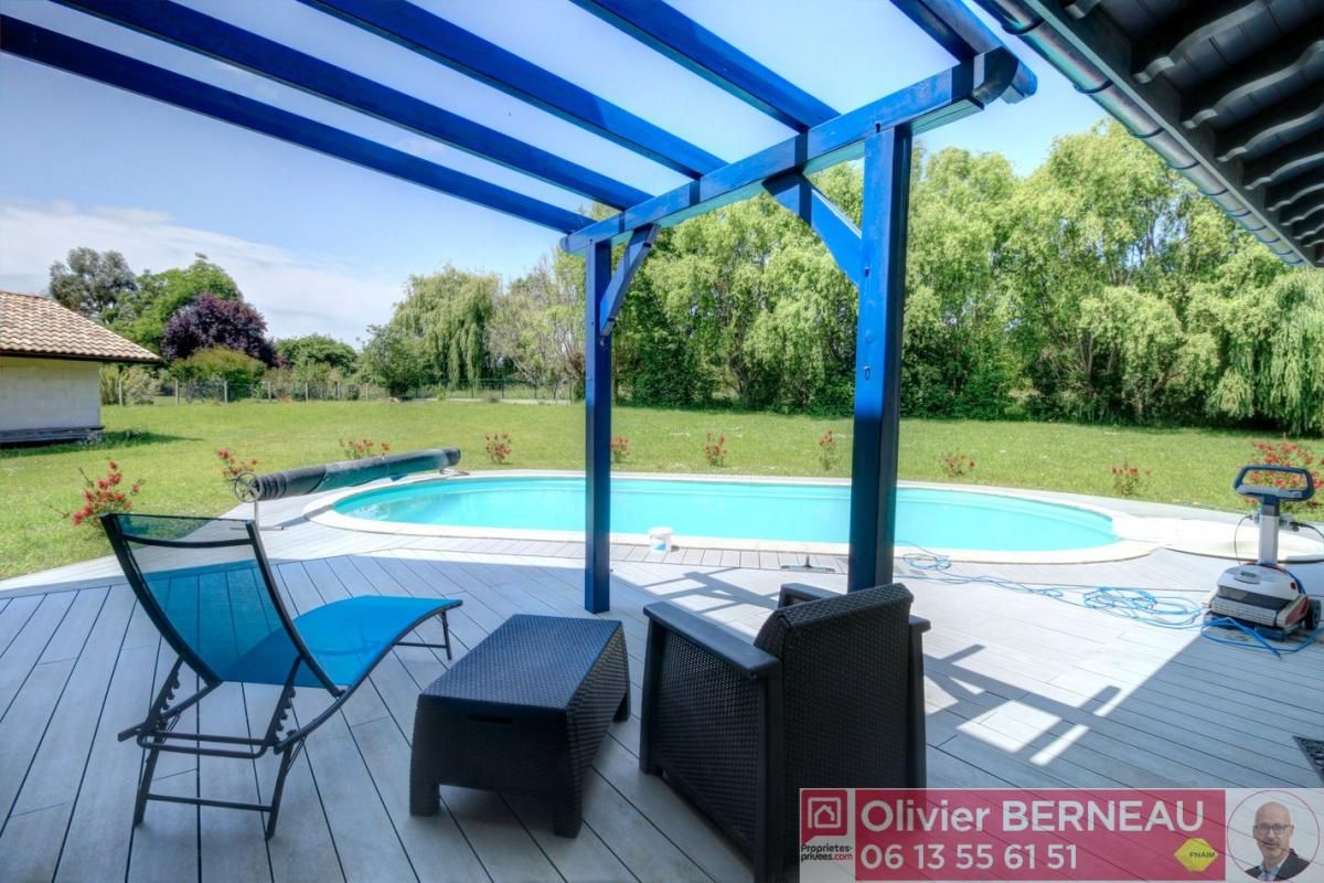 BIDART Villa Bidart 9 pièce(s) 300 m2 - Piscine - Vue montagnes 3