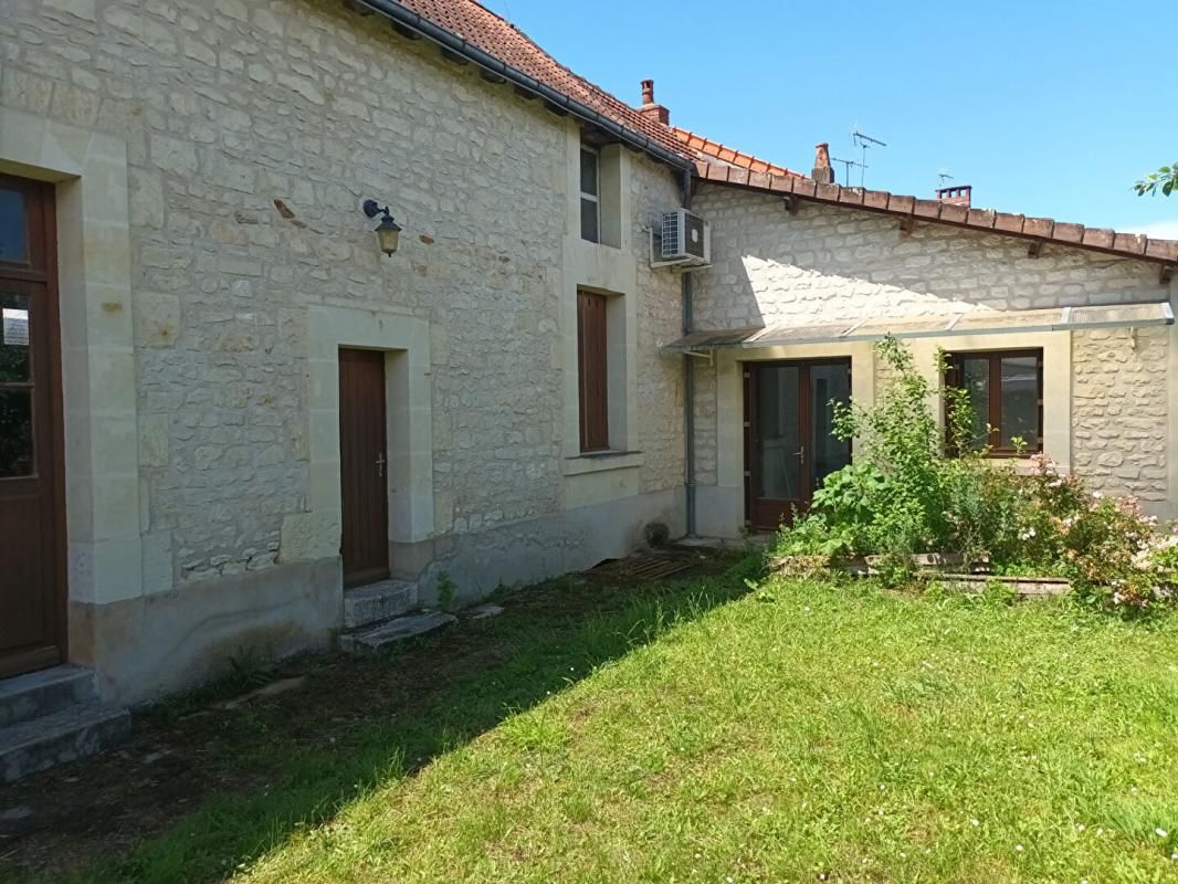 Maison Chatellerault 5 pièce(s) 0175 m2