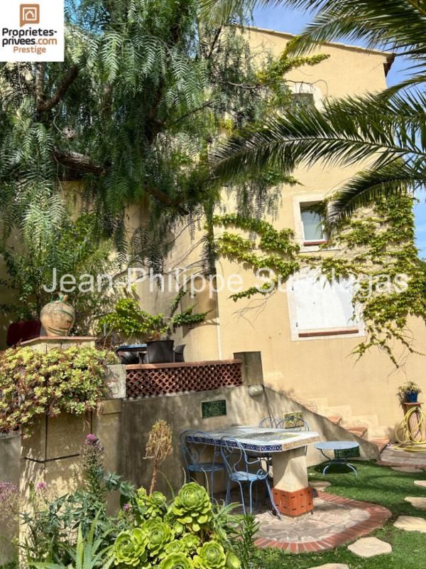 SAINT-CYR-SUR-MER Villa atypique Saint Cyr Sur Mer 8 pièce(s) 190 m2 2