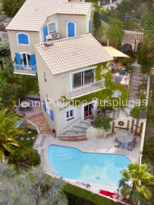 SAINT-CYR-SUR-MER Villa atypique Saint Cyr Sur Mer 8 pièce(s) 190 m2 3