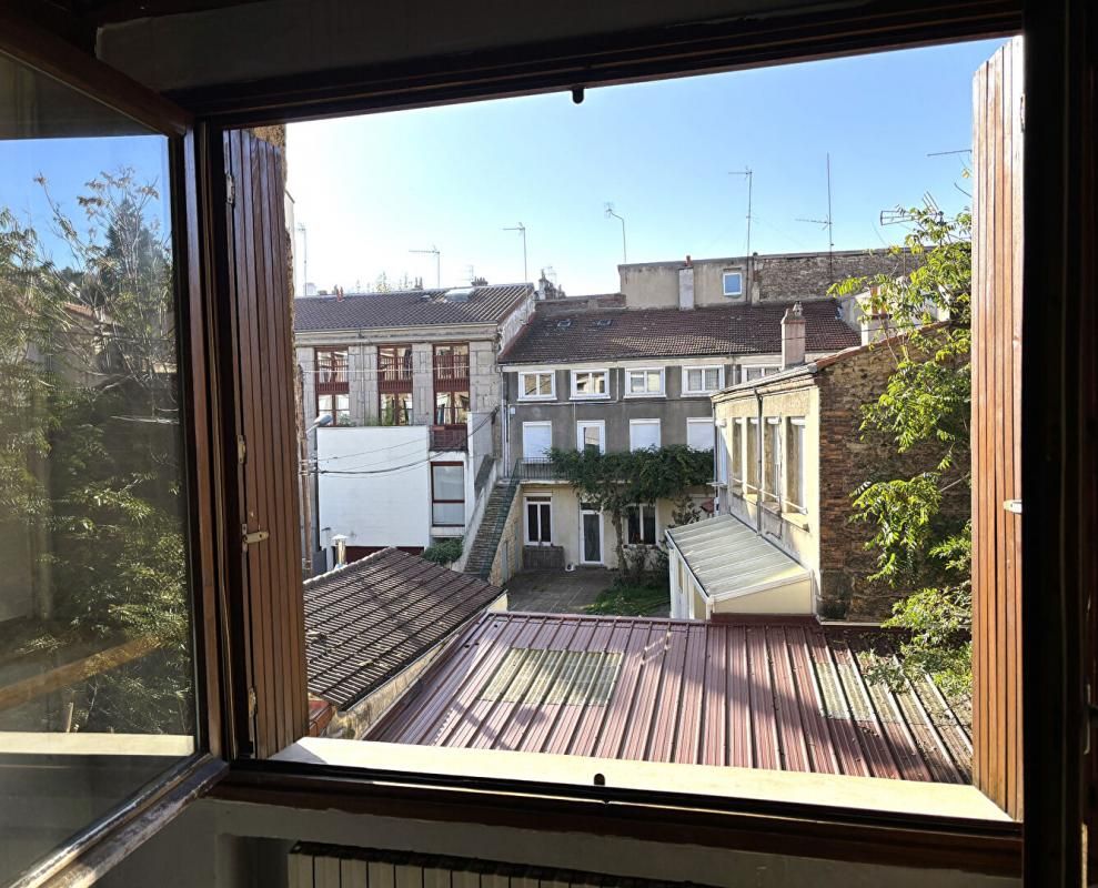 SAINT ETIENNE 42000 Centre ville Appartement 80m² en duplex 3 chambres à rafraichir