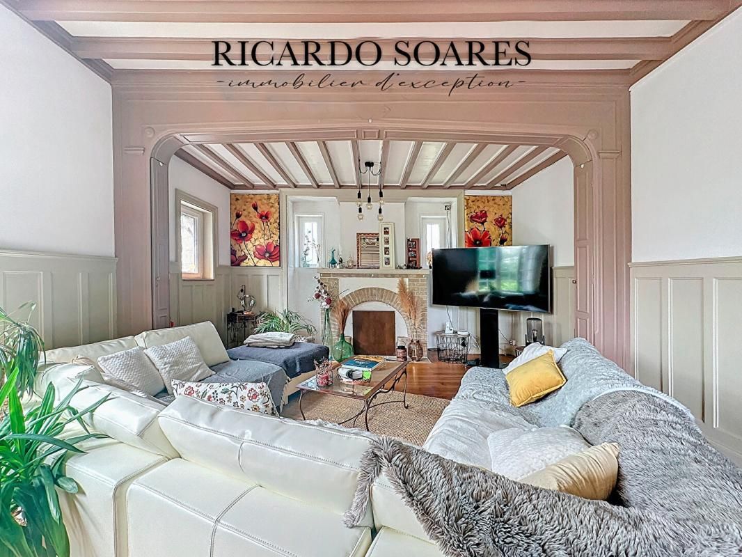 PONT-SAINTE-MAXENCE MAISON DE MAITRE 220m² / 4 CHAMBRES / SALLE DE CINEMA / GRAND SALON / 2 BALCONS / TERRAIN 720m² 4