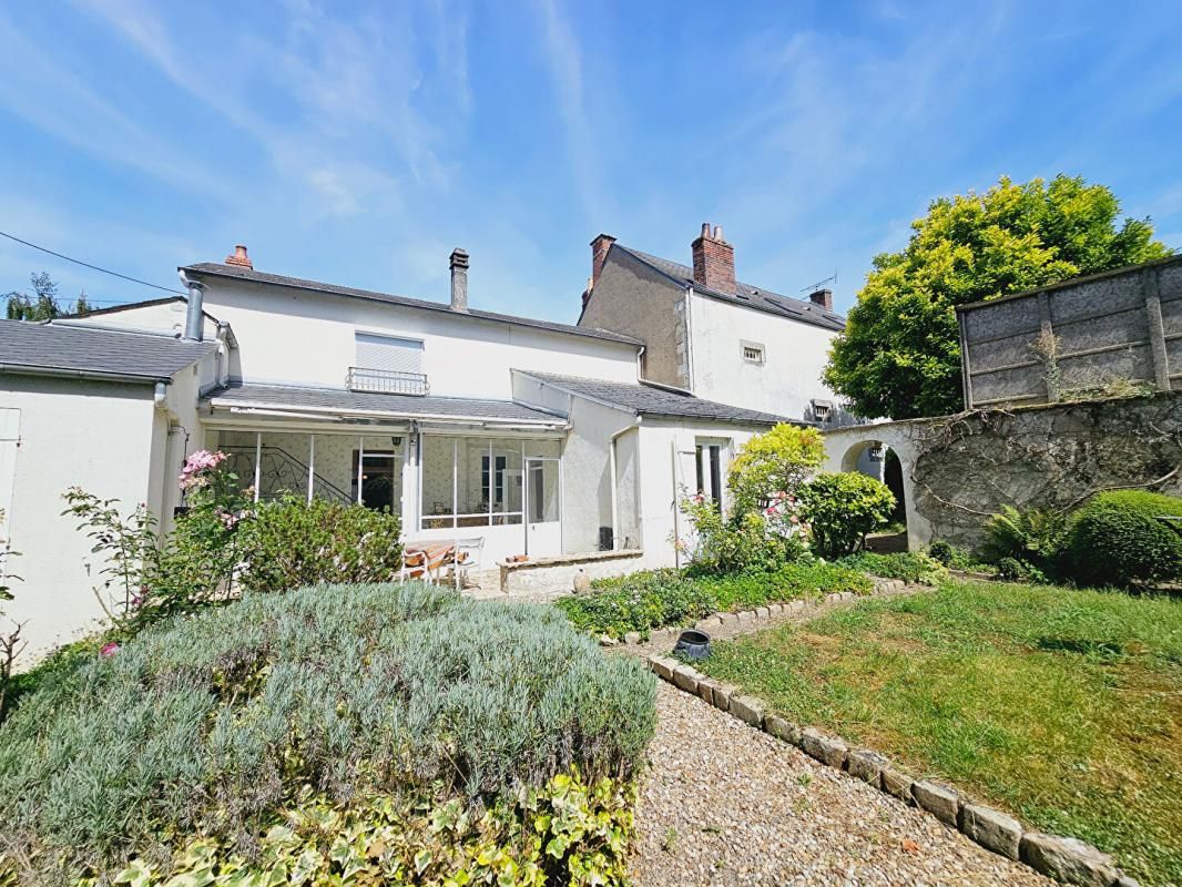 BOURGES CENTRE MAISON DE 169M² 8 PIECES JARDIN