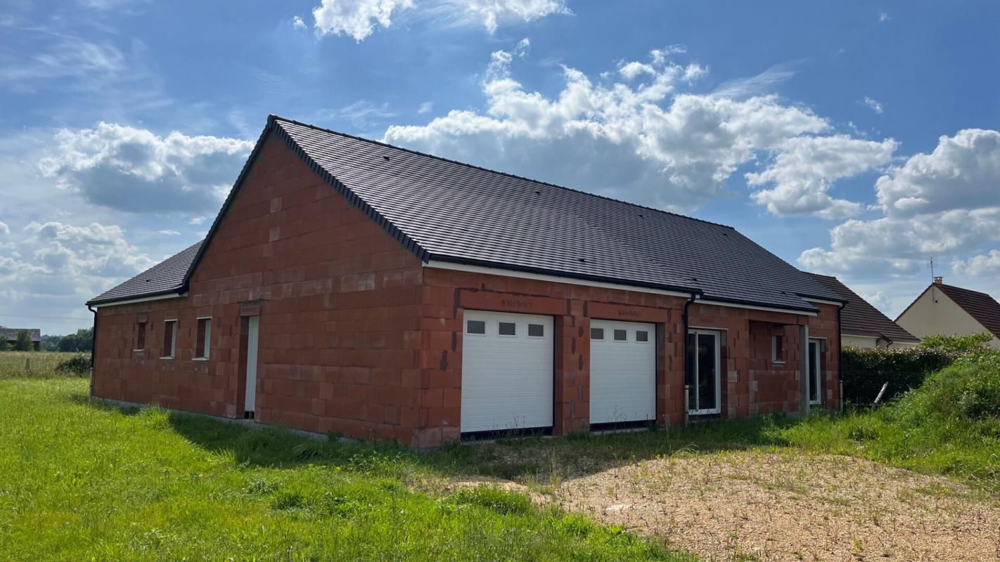 Maison Loir en vallée 5 pièce(s) 149 m2 garages 49 m²
