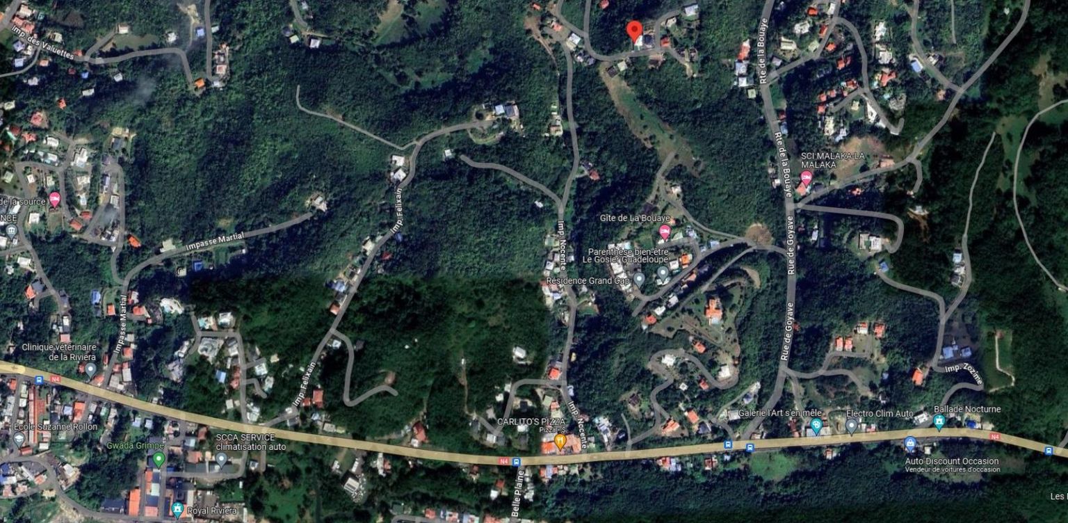 À Vendre : Beau Terrain de 2597 m² au Gosier - Secteur La Bouaye