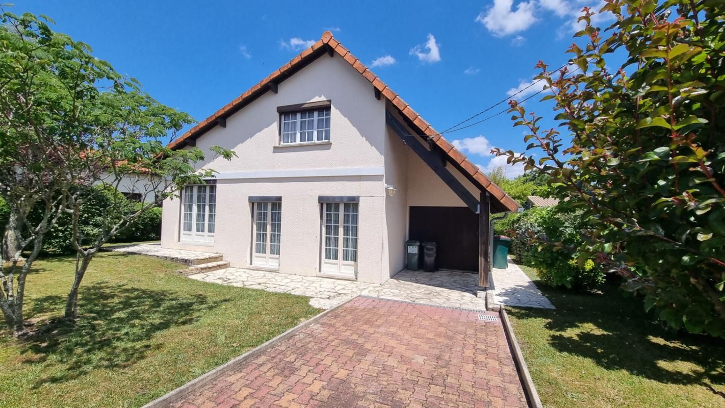 Maison T4 Pessac 107.55 m2 sur 697m2 de terrain, garage