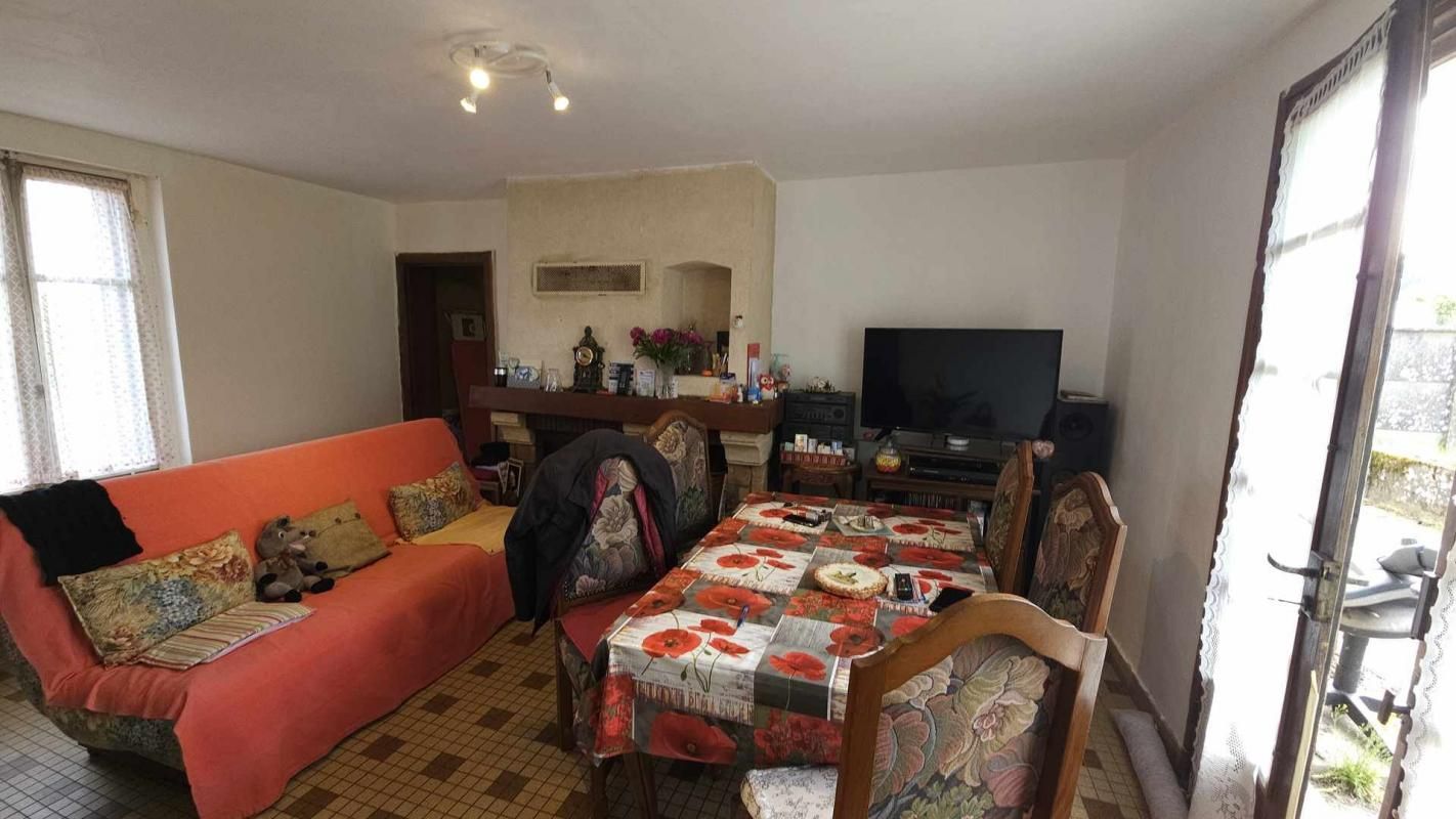 L'AIGLE Maison de village 108 m2, 3 chambres, terrain 1.356 m² dépendances 2