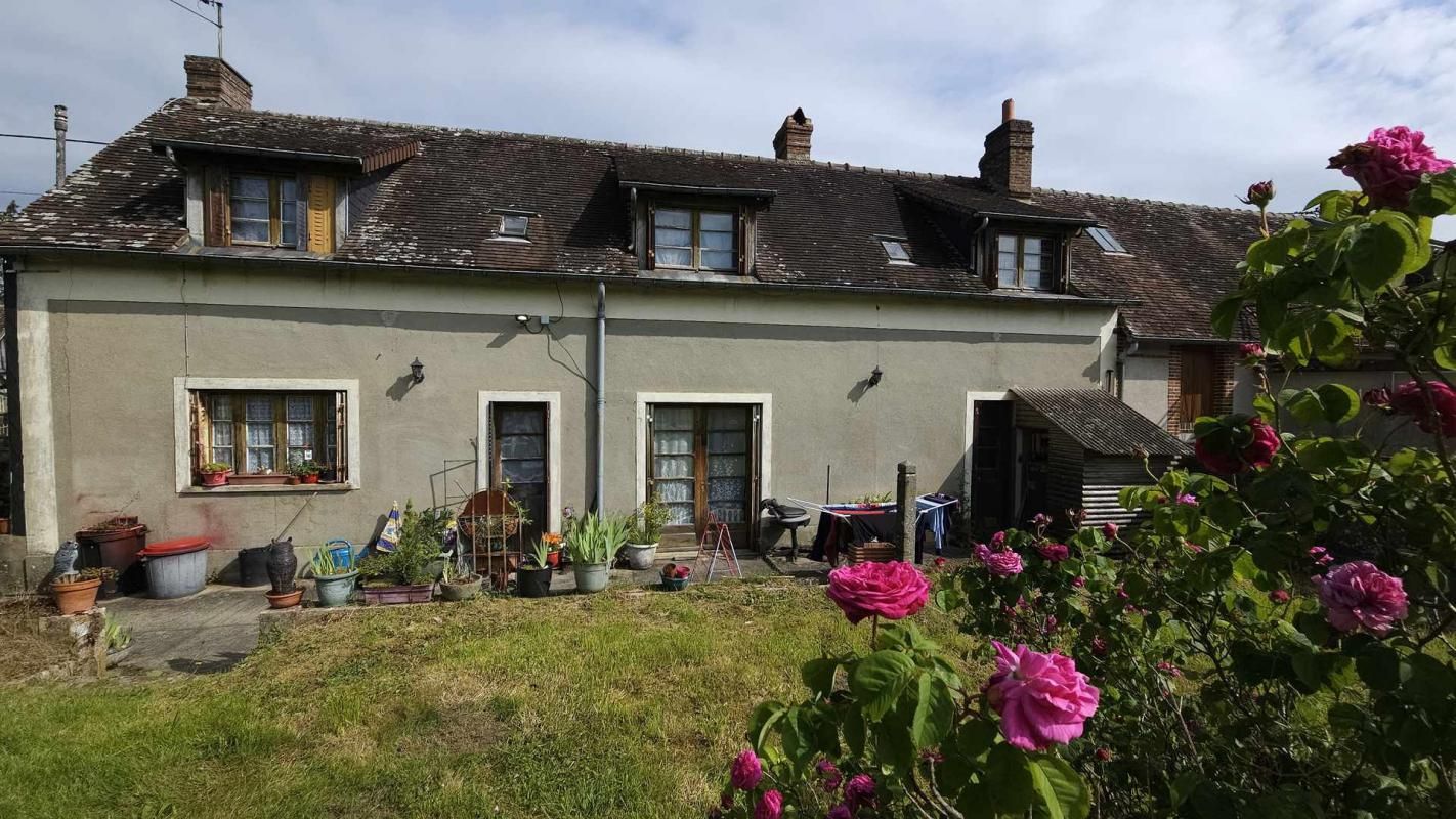 L'AIGLE Maison de village 108 m2, 3 chambres, terrain 1.356 m² dépendances 3