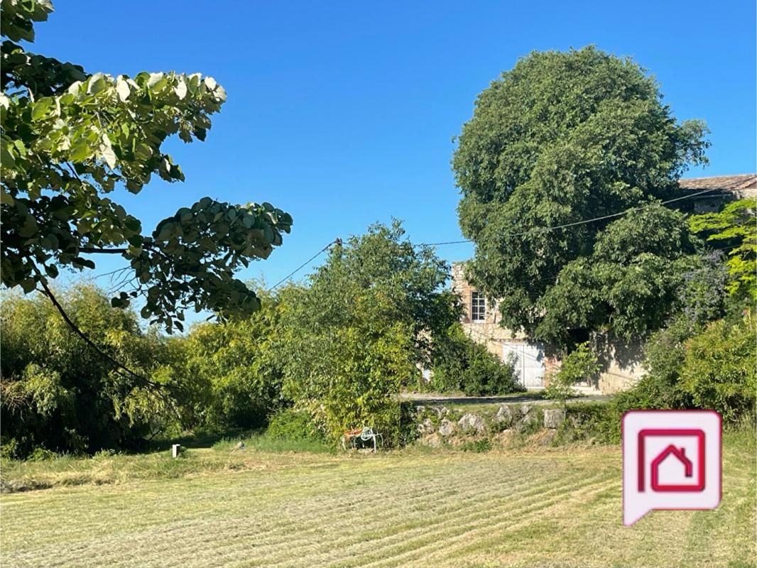 Maison en pierre Vue dégagée
