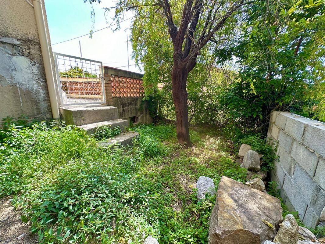 GRASSE Maison individuelle 96m2 divisée en 2 appartements, vue 180°, jardin et terrasse 4