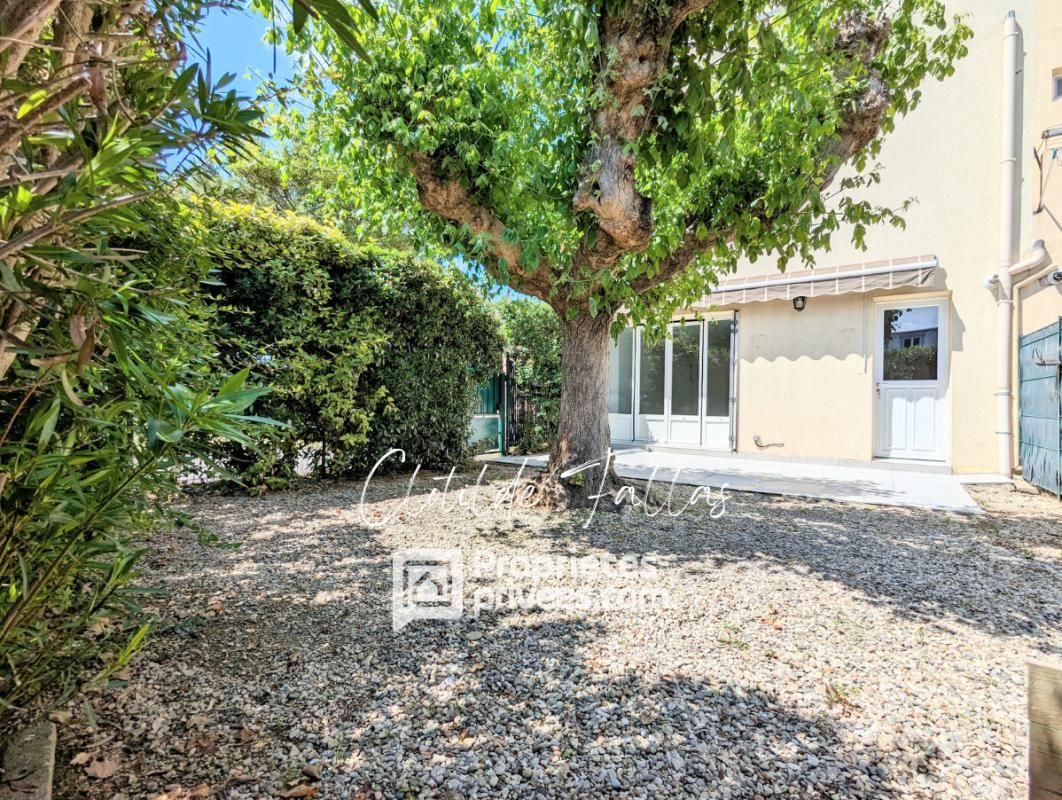 Appartement T3 en rez de chaussée avec cour privée