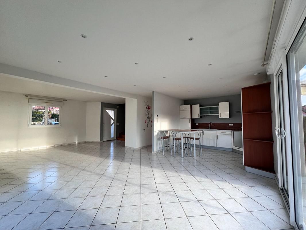 NOVILLARS 25220 - NOVILLARS - 140 m2 - 4 chambres - Prix : 269000 honoraires charge vendeur 2