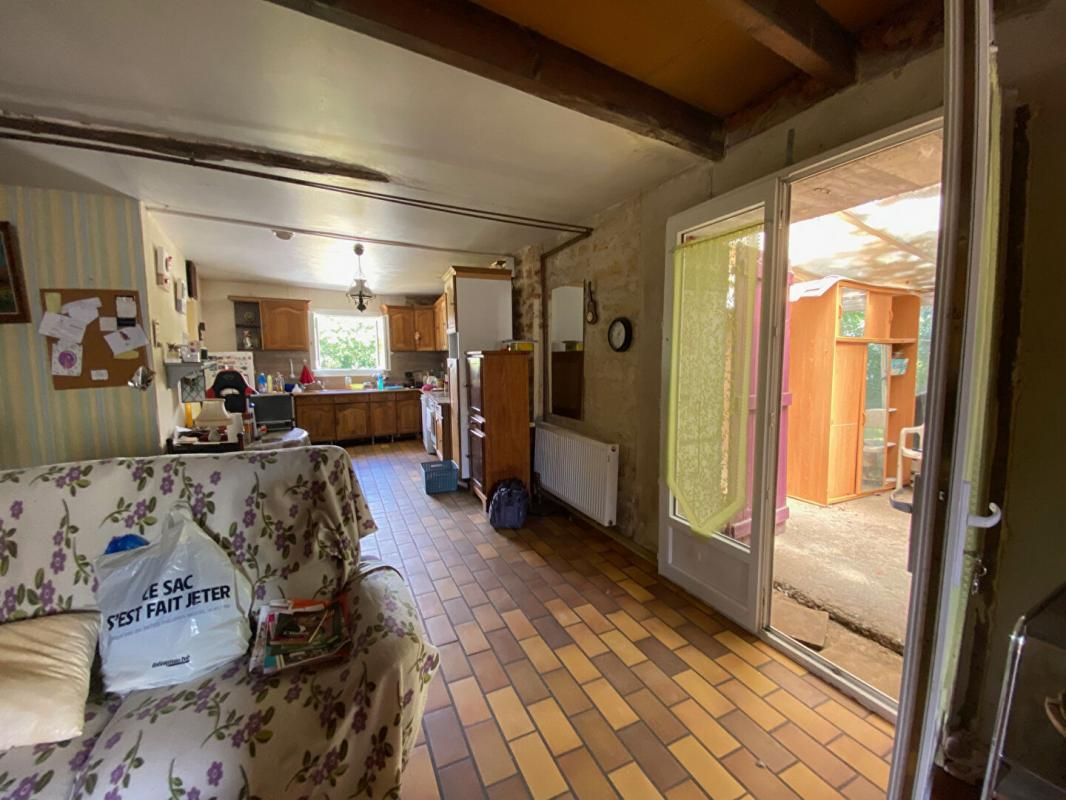 EXCLUSIVITE Maison charentaise de 200 m2 avec dépendances à rénover