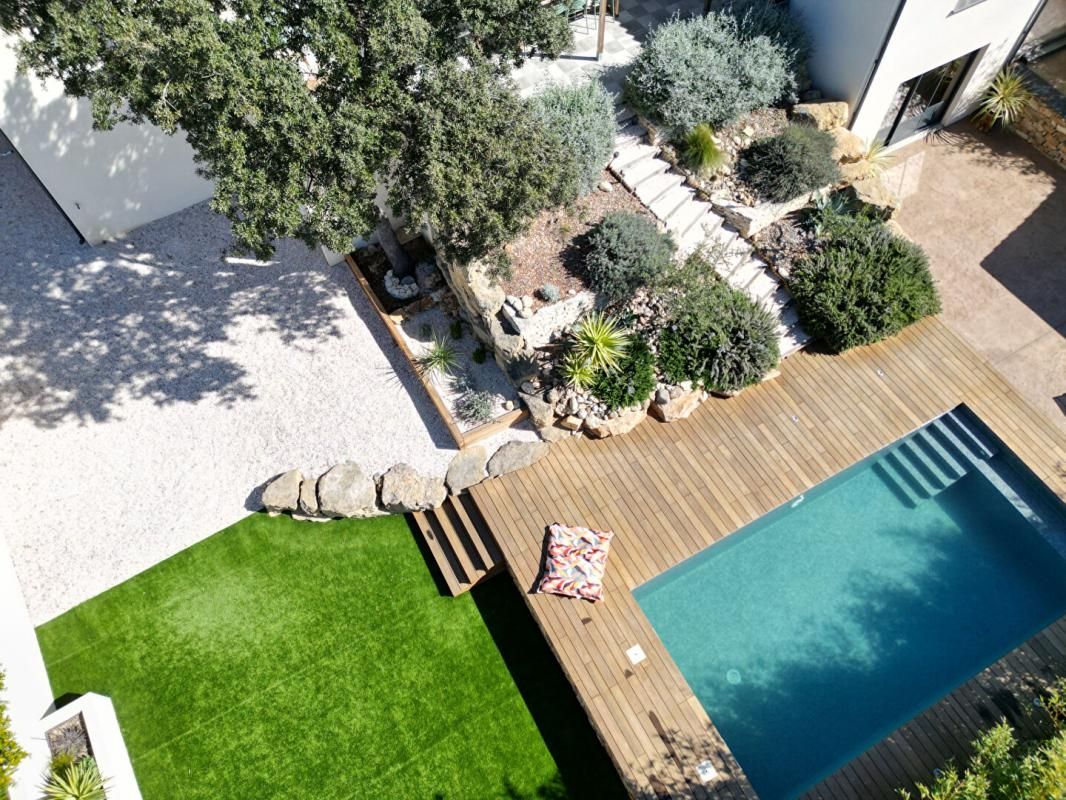 Villa avec piscine à Quarante - 399 000