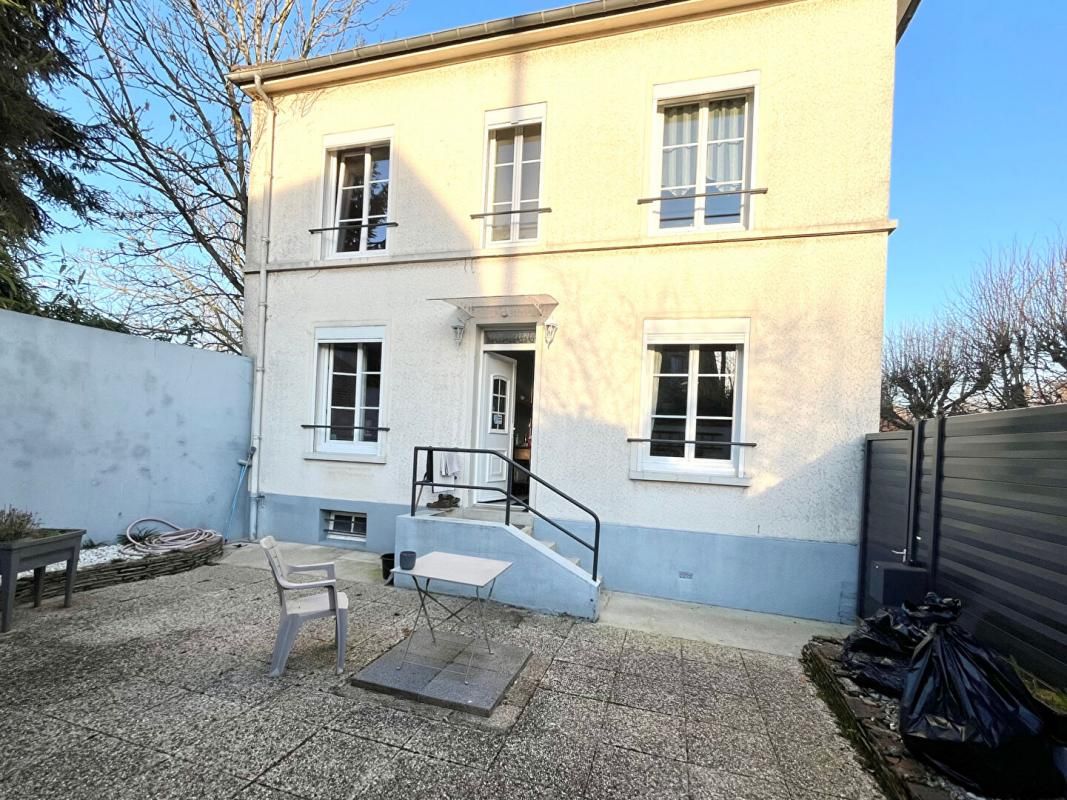 NOYON Maison 7 pièce(s) 128 m2, 5 chambres + Garage 2