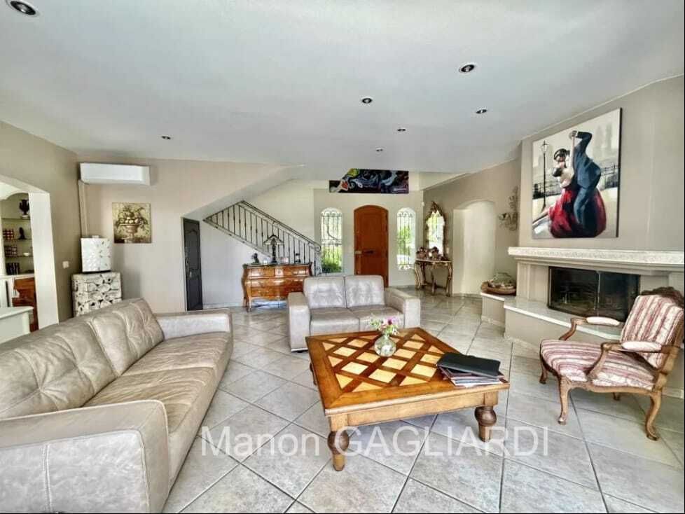 SAINT-CYR-SUR-MER Villa de Prestige 7 pièces - 263m² avec piscine, proche à pied Calanque de Port d'Alon 4