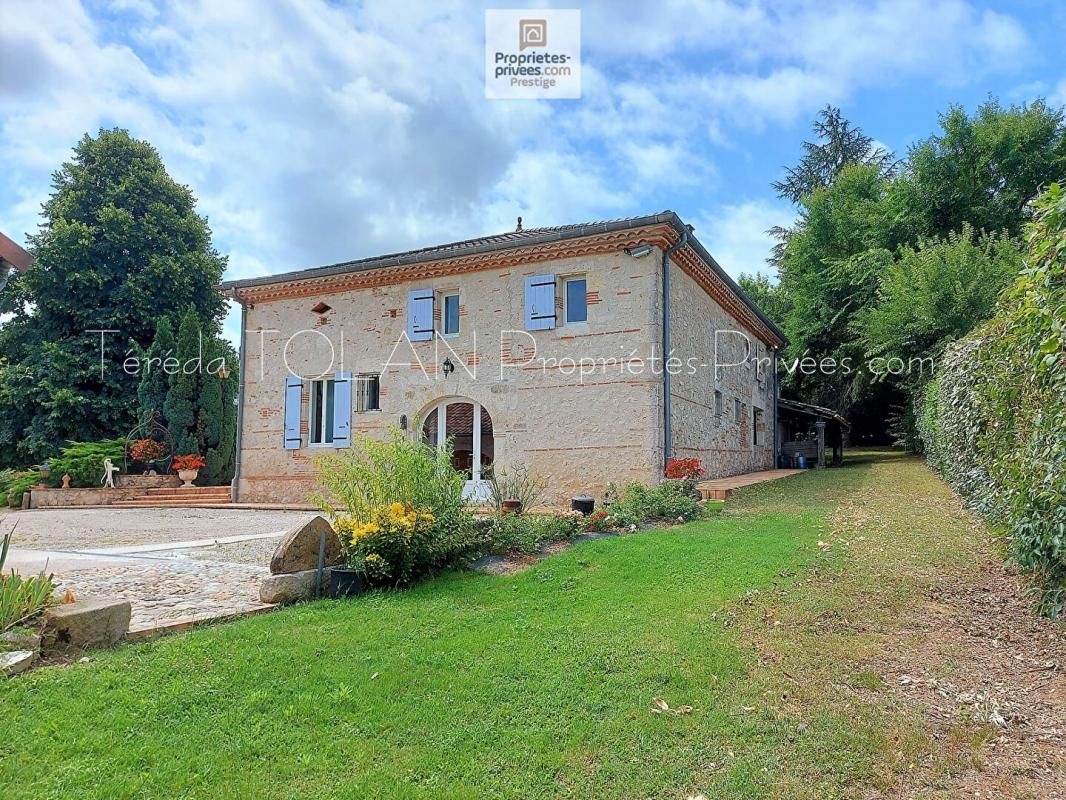 Propriété de Campagne Layrac 350 m², Dépendances, Parc