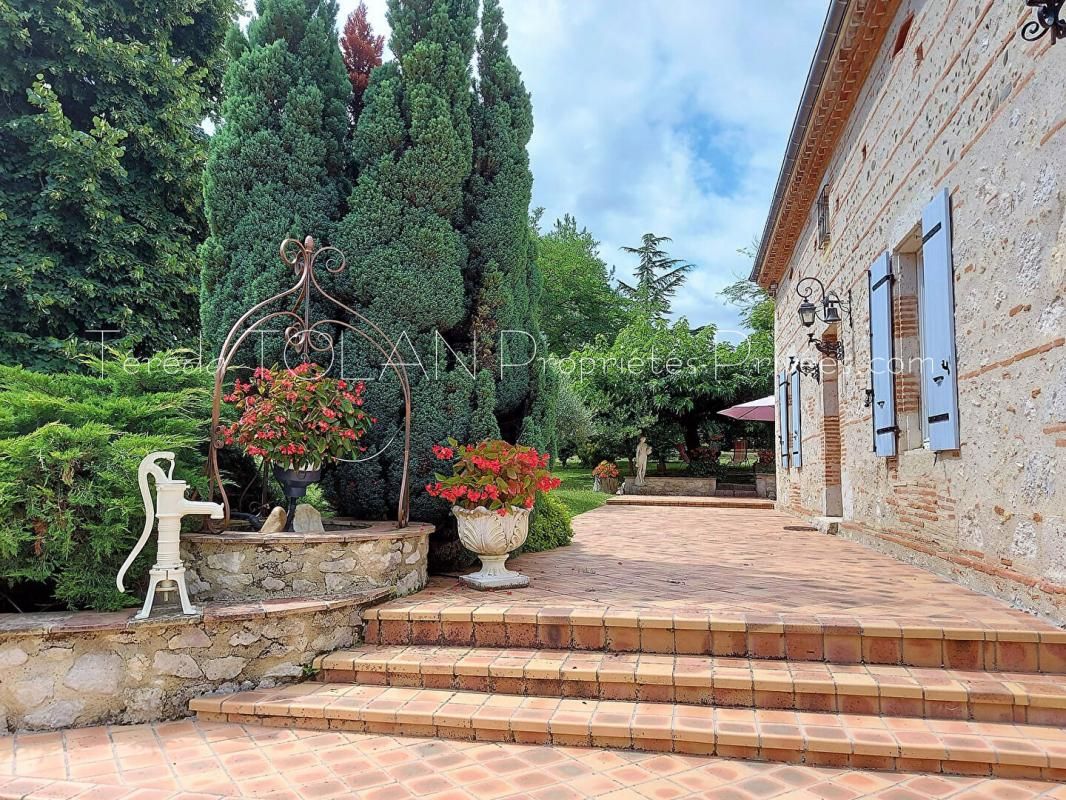 LAYRAC Propriété de Campagne Layrac 350 m², Dépendances, Parc 2