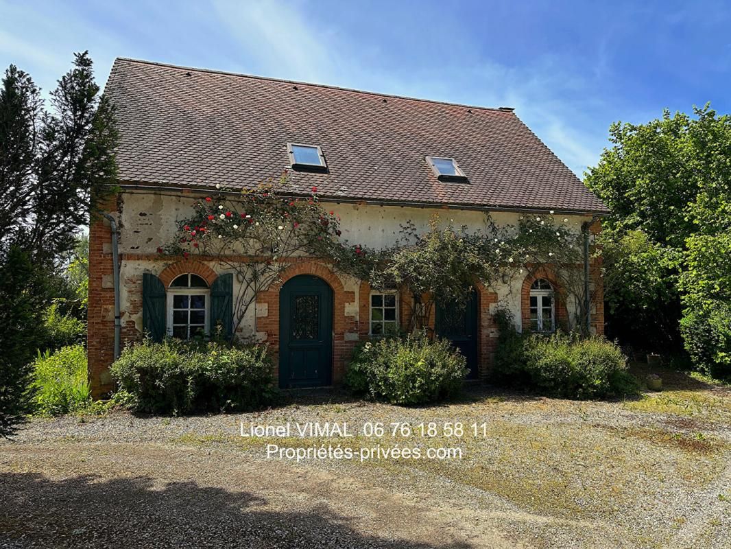 BOURG-LASTIC Maison de Maître 10 pièces 273m2 avec dépendances et parc 2,7 ha 4