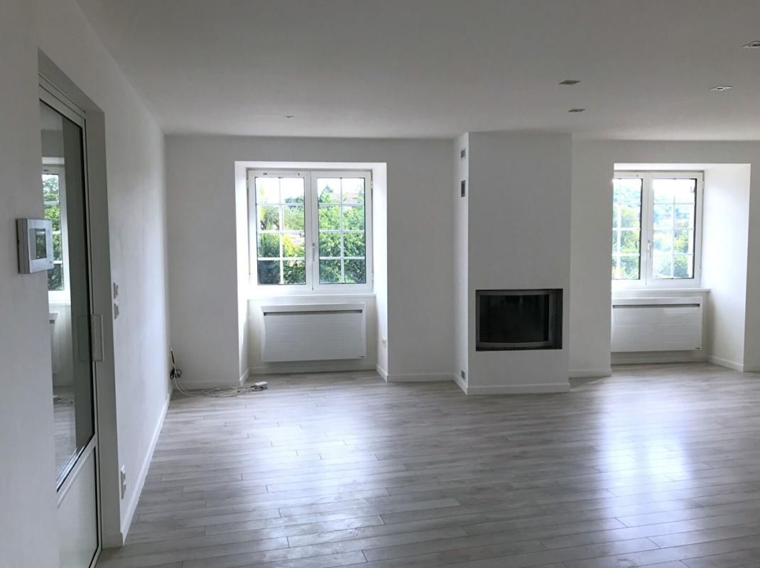 21320 POUIILY-EN-AUXOIS - Appartement en duplex 3 pièces 108 m2