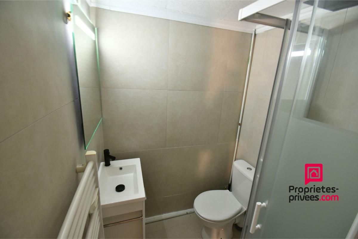 LYON-3E-ARRONDISSEMENT LYON 3 proche Part Dieu - Studio 12 m2 rénové 3