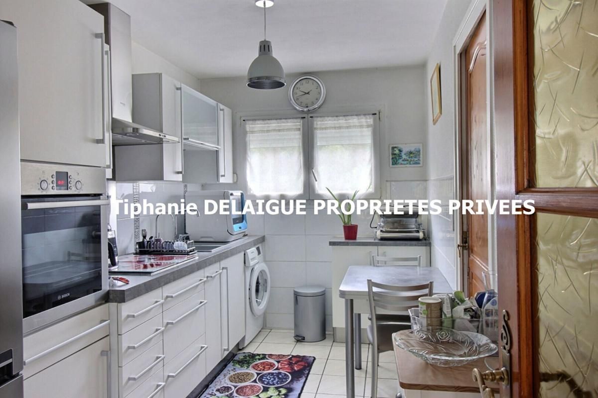 LE CHAMBON-FEUGEROLLES Le Chambon-Feugerolles 42500 secteur paisible T4 traversant 74,82m² 2 chambres garage, cave dans une petite copropriété 4