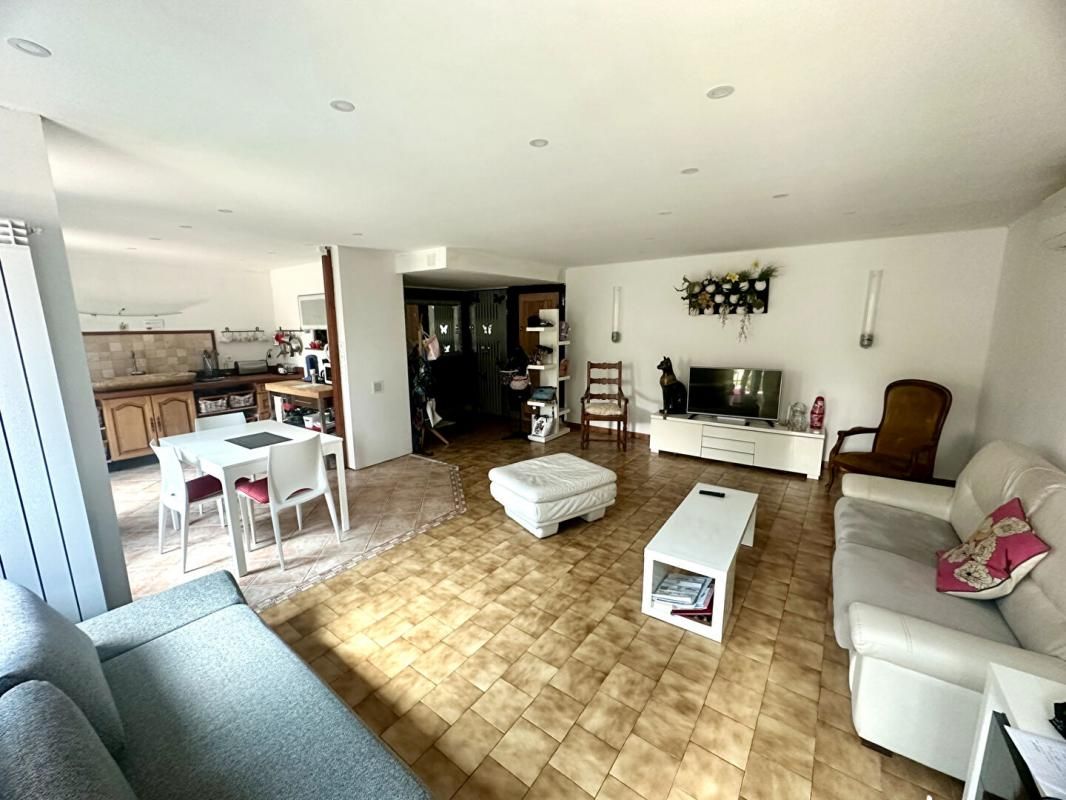 ISTRES Appartement rez de jardin 77m² 3