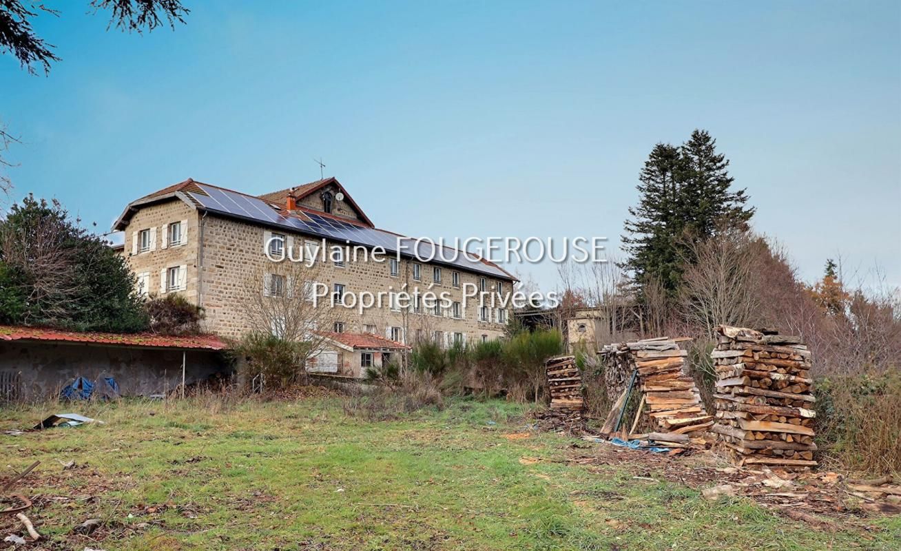 SAINT-ETIENNE EXCLUSIVITE à 1h de SAINT ETIENNE - ancienne entreprise surface 2 150 m² sur 1ha 7 de terrain 3