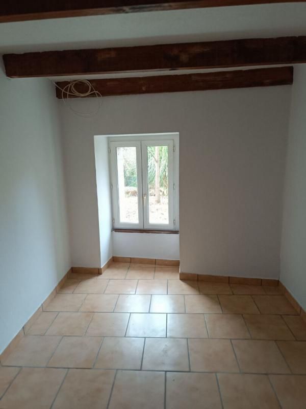 AVESSAC Maison et dépendance en pierres 4