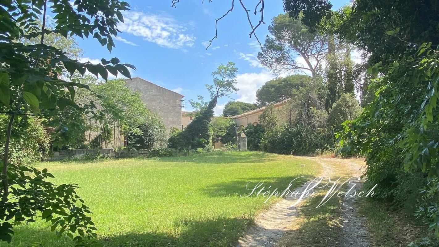 CAPESTANG Exclusivité à saisir , Domaine Viticole d'Exception de 25 hectares à Vendre sur la Commune de Capestang, 190 m2 habitables 10 pcs, 1500 m2 de corps de bâtiment avec cave vinaire 2