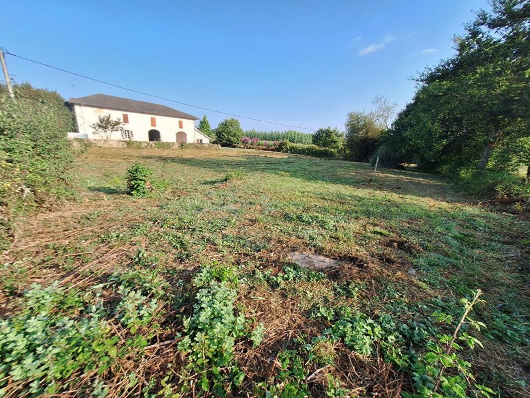 SIEST Terrain plat A LA CAMPAGNE 2
