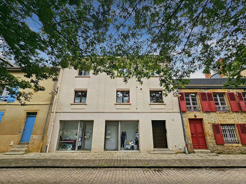 Immeuble de rapport au pied du chateau de Sedan