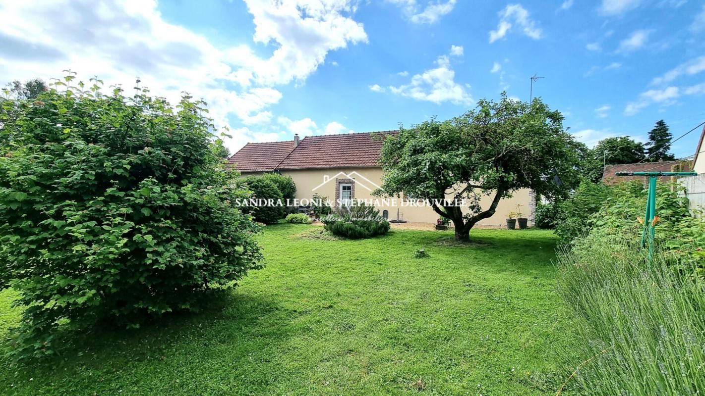JOUY JOUY - MAINTENON - LEVES 12 mn, Charmante longère de 160 m², 6 pièces 4