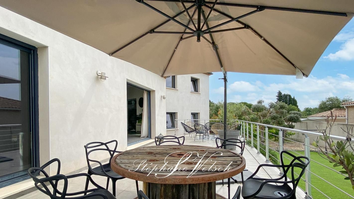CAPESTANG Exclusivité à saisir sur la commune de Capestang Villa contemporaine 5 pièce(s) 130 m2 - 3 chambres - bureau - terrain 500 m2 - piscine - Système de gestion intelligente de l'énergie et des ressources domestiques 2