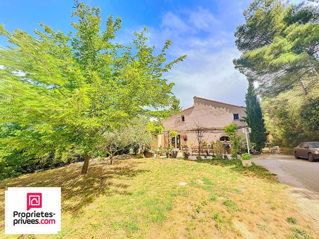 RIANS RIANS Villa T5 185 m² avec piscine, atelier sur 1625 m² 2