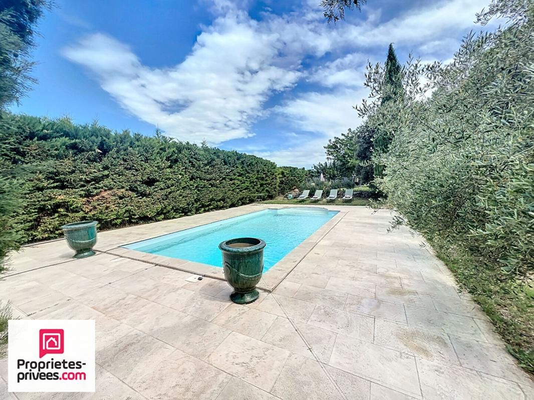 RIANS RIANS Villa T5 185 m² avec piscine, atelier sur 1625 m² 3