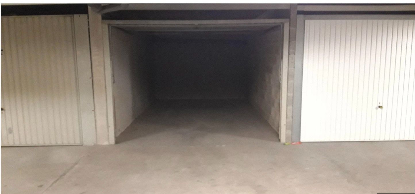 LYON 4 GARAGE DANS COPROPRIETE SECURISEE