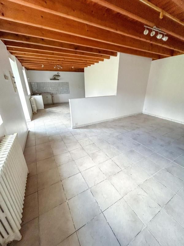 VILLEDIEU-LES-POELES Maison 4 pièces 3 chambres 2