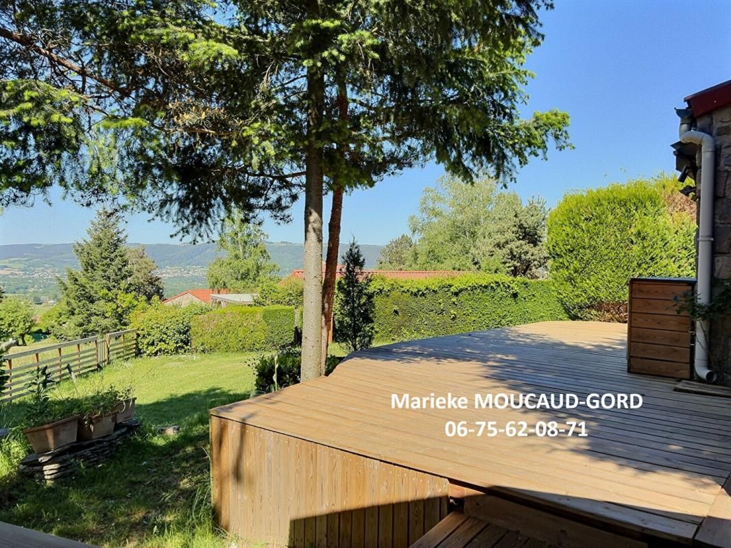 Monistrol  maison Plain-pied de 133 m² 4 chambres, sur 1400m² de terrain et piscine