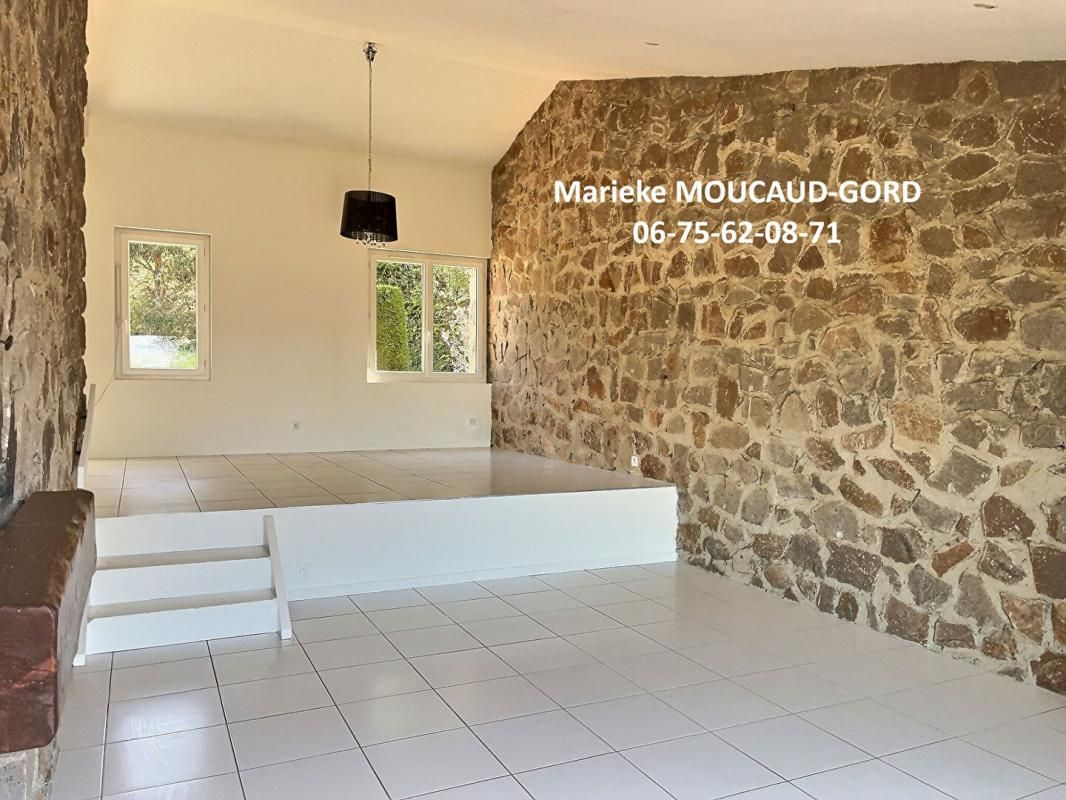 MONISTROL-SUR-LOIRE Monistrol  maison Plain-pied de 133 m² 4 chambres, sur 1400m² de terrain et piscine 2