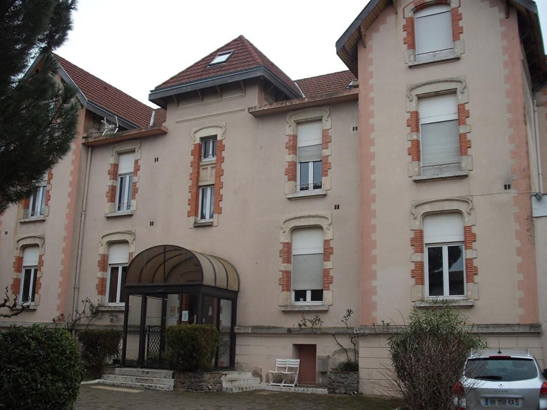 CAPENDU Maison de maitre de 644 m² sur terrain de 2000m² avec maison de direction de 150m² et corps de ferme de 200m² 3