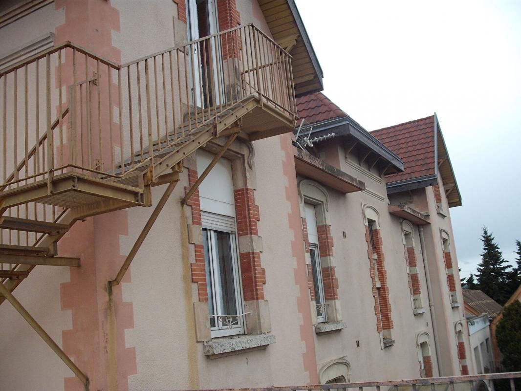 CAPENDU Maison de maitre de 644 m² sur terrain de 2000m² avec maison de direction de 150m² et corps de ferme de 200m² 4