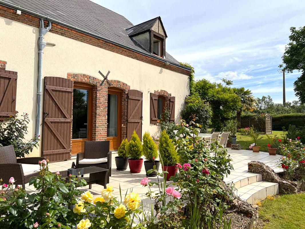 SARGE-SUR-BRAYE Longère : Idéal 2 familles ou gite grande capacité 4