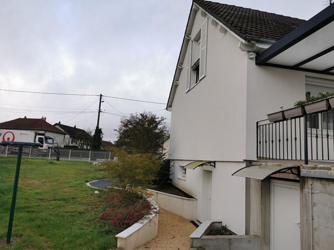 MEREAU MEREAU Pavillon très bien refait dans quartier calme recherché 3
